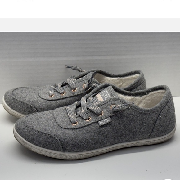 BOBS- Skechers Women's Camp Cuddle Sneaker
Size 7.5 - Picture 2 of 8